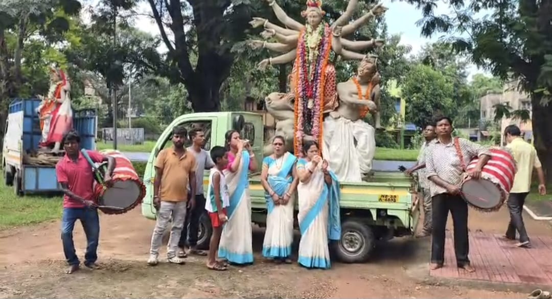 দুর্গাপুরে আজ থেকে শুরু দুর্গাপুজা।কিন্তু কোথায় জানেন??