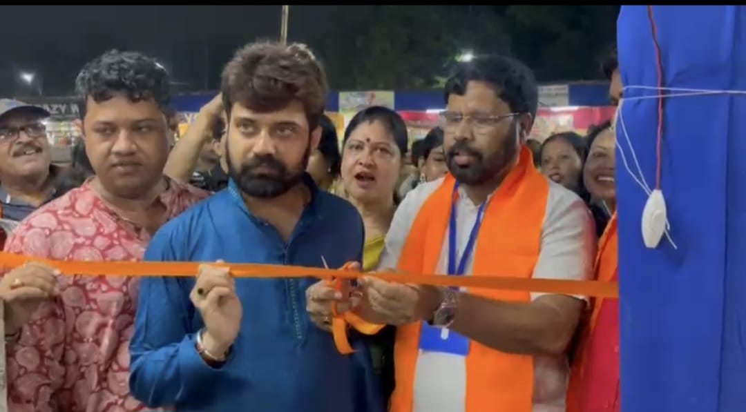 শীতকালে দুর্গাপুরে বইমেলার আয়োজনের প্রতিশ্রুতি বিধায়ক লক্ষণ ঘোড়ুই এর