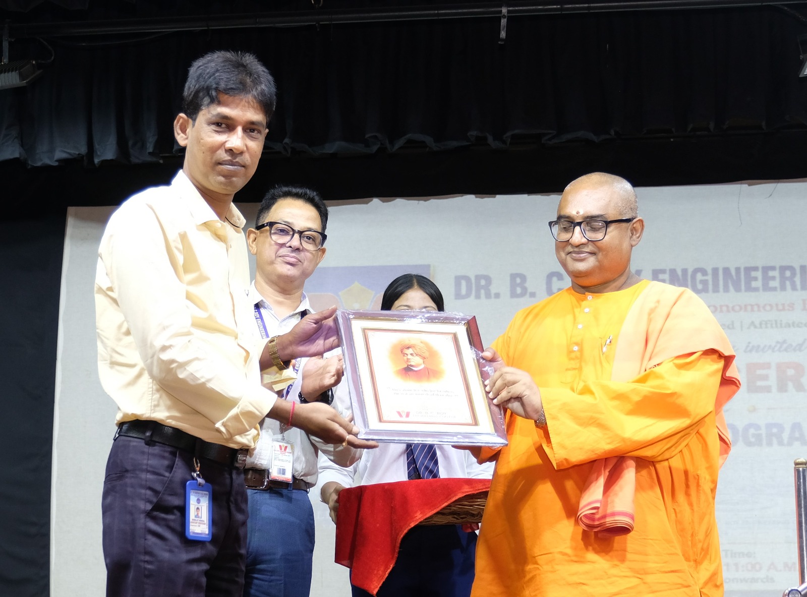 ড. বি. সি. রায় ইঞ্জিনিয়ারিং কলেজে অনুপ্রেরণামূলক সমাপনী অনুষ্ঠানের মাধ্যমে বি.টেক প্রথম বর্ষের ইনডাকশন অনুষ্ঠানের সমাপ্তি