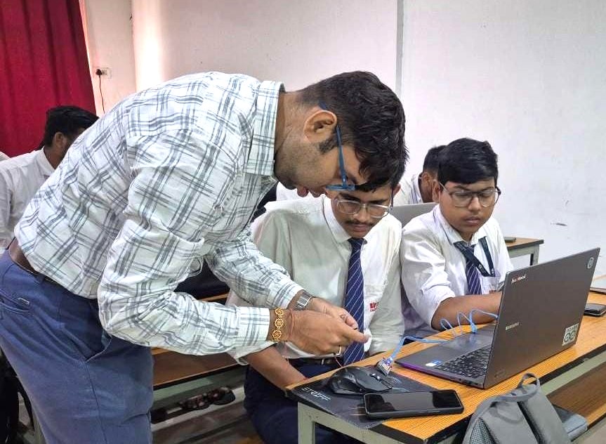 ড. বি. সি. রায় ইঞ্জিনিয়ারিং কলেজ, দুর্গাপুরে 'আইওটি (IoT) ব্যবহার করে রিয়েল-টাইম বায়ুর মান পর্যবেক্ষণ' শীর্ষক জাতীয় কর্মশালা অনুষ্ঠিত ।