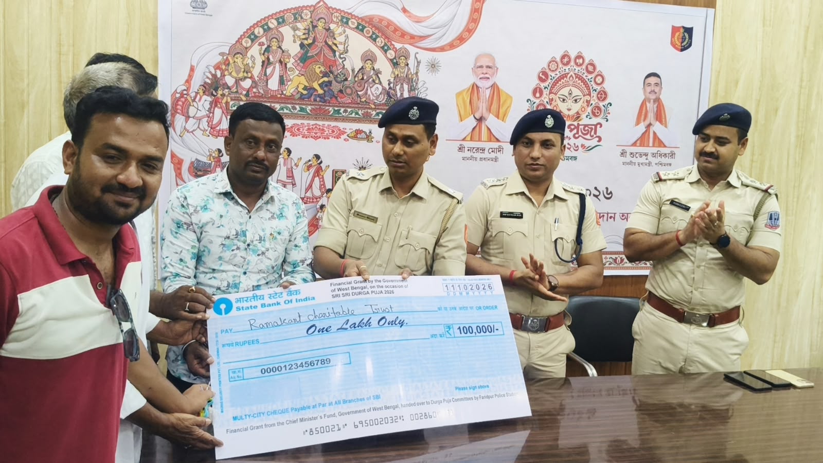 দুর্গাপুর-ফরিদপুরে ৪৯টি পুজো কমিটিকে অনুদান ।